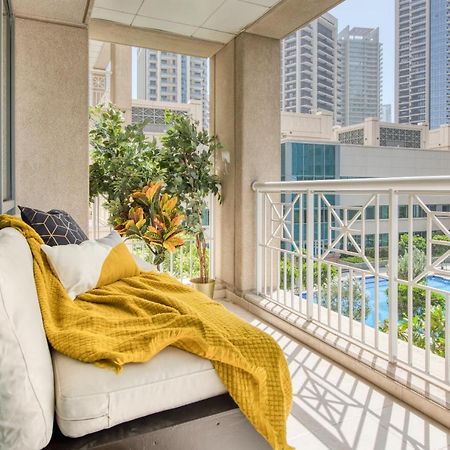 Maison Privee - Radiant Urban Retreat With Iconic Burj Khalifa Vws Dubai Exterior photo