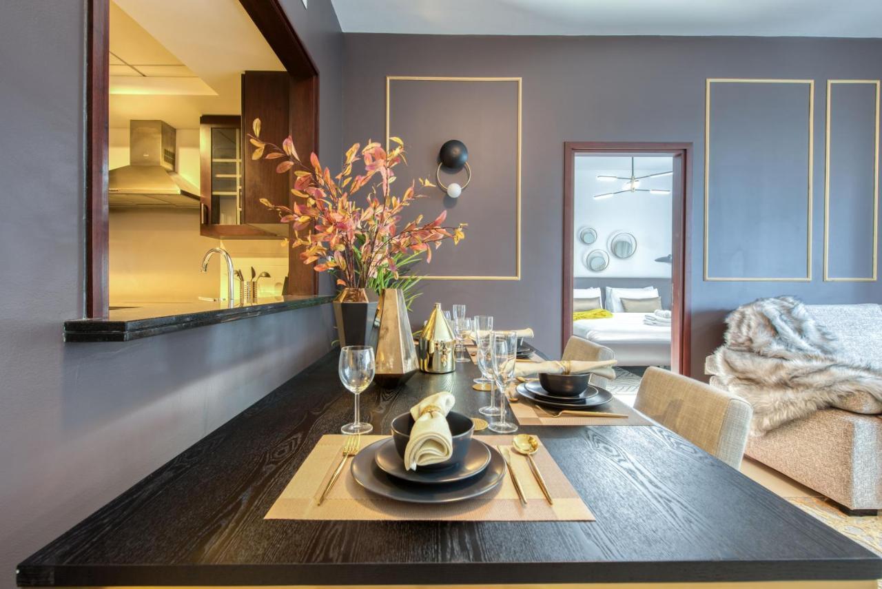 Maison Privee - Radiant Urban Retreat With Iconic Burj Khalifa Vws Dubai Exterior photo